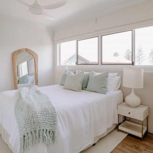 Maroochydore unit renovation bedroom – calm, breezy interiors with elegant finishes and luxurious comfort