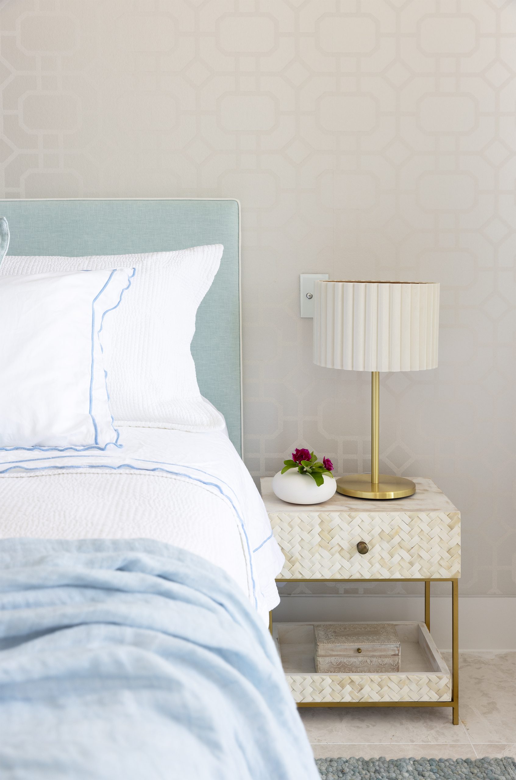 Luxury unit renovations Golden Beach – open-plan coastal living with natural light and premium finishes”